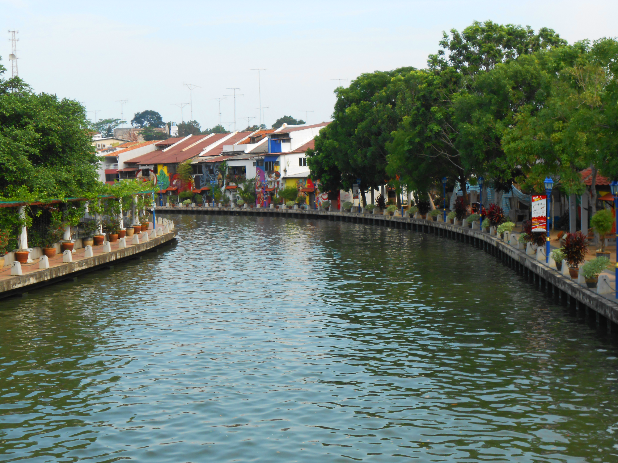 Menyusuri Sungai Melaka, Bersih Nan Apik « A SMART Traveller